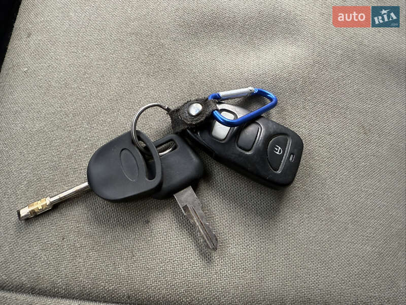 Грузовой фургон Ford Transit 1999 в Умани фото 15 Грузовой фургон Ford Transit 1999 в Умани