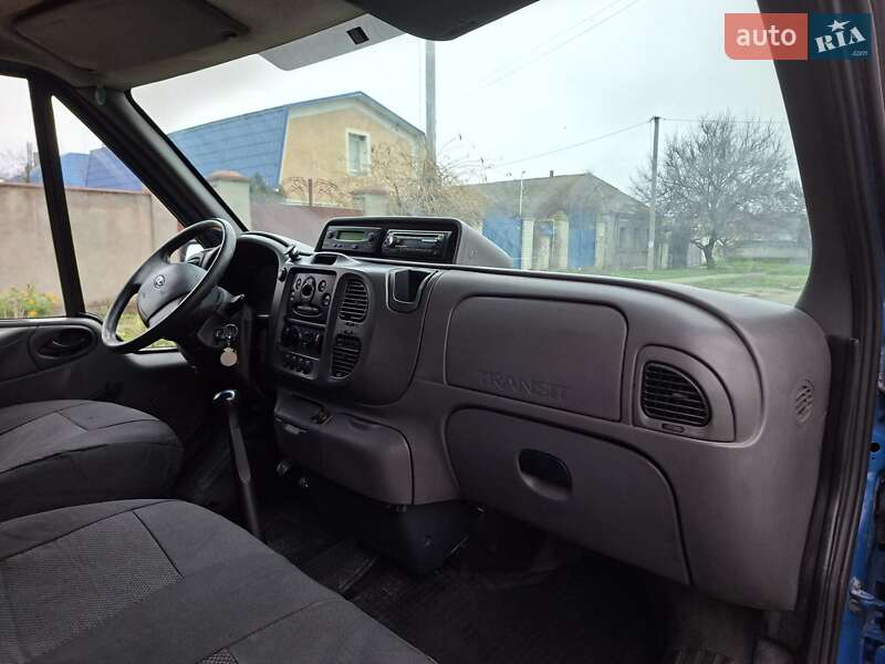 Грузовой фургон Ford Transit 2003 в Николаеве