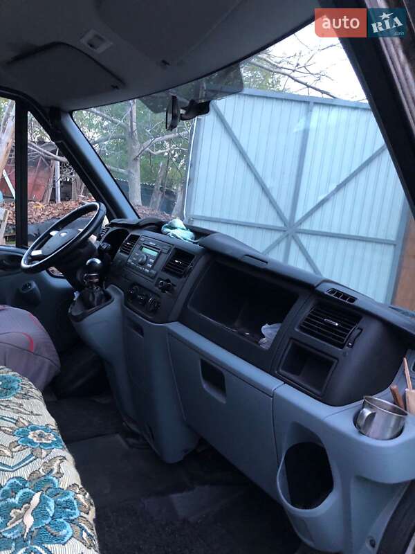 Грузовой фургон Ford Transit 2012 в Виннице