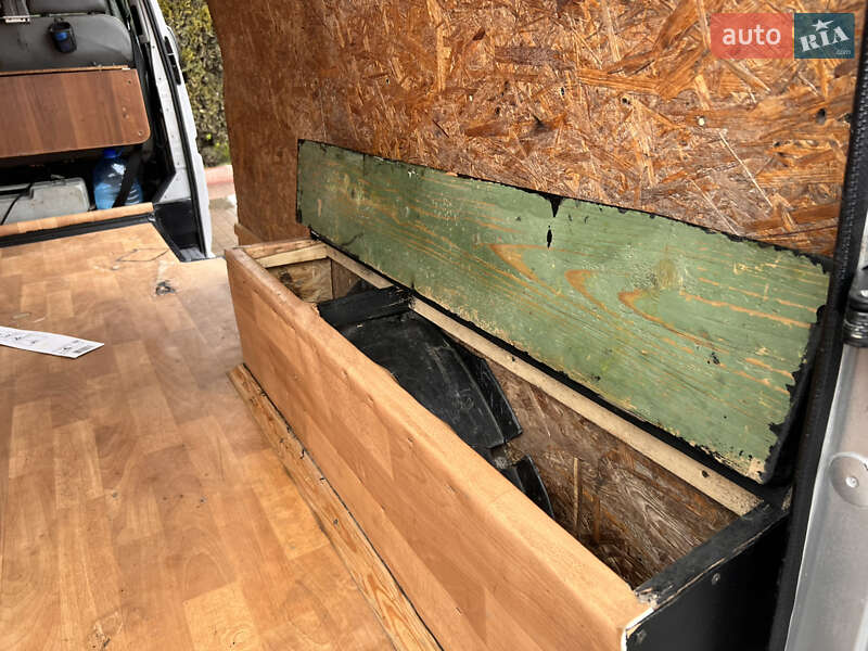 Грузовой фургон Ford Transit 1998 в Виннице