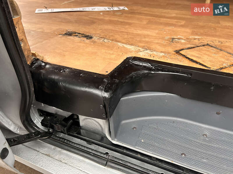 Грузовой фургон Ford Transit 1998 в Виннице