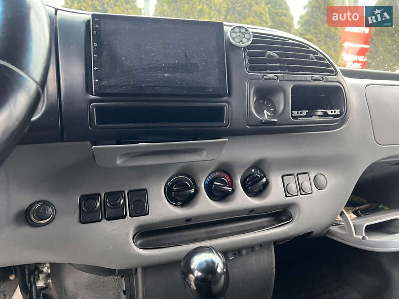 Грузовой фургон Ford Transit 1998 в Виннице