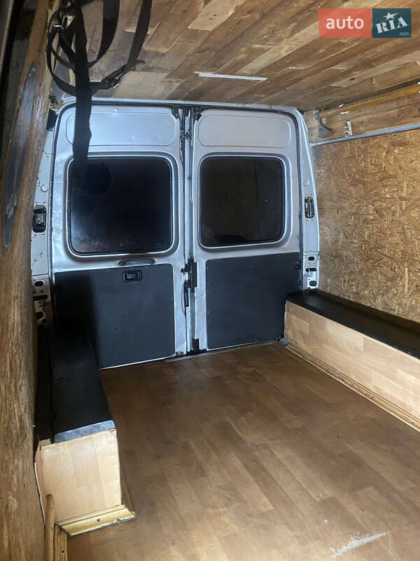 Грузовой фургон Ford Transit 1998 в Виннице