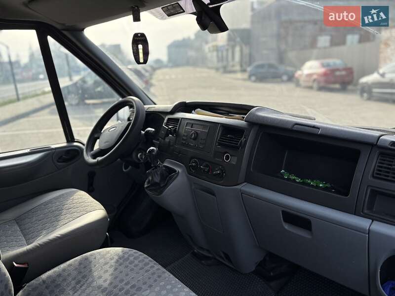 Грузовик Ford Transit 2007 в Ивано-Франковске