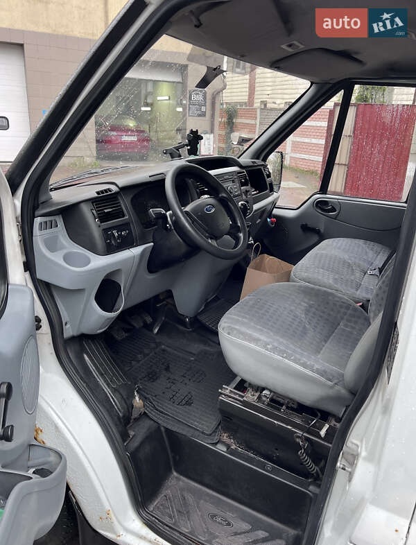 Грузовой фургон Ford Transit 2008 в Броварах