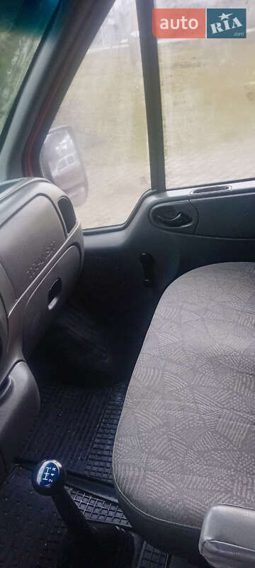 Грузовой фургон Ford Transit 2004 в Черновцах