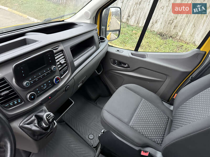 Грузовой фургон Ford Transit 2021 в Ирпене