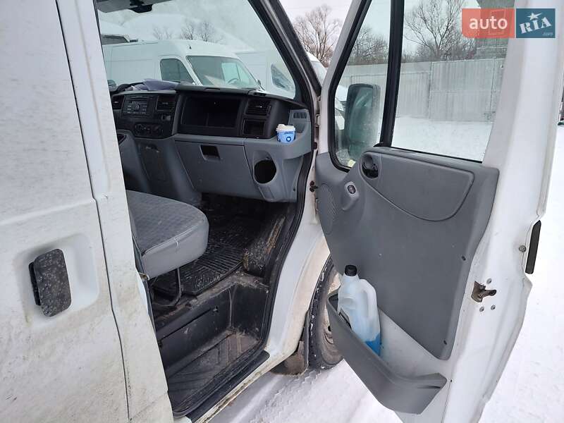 Вантажний фургон Ford Transit 2008 в Івано-Франківську