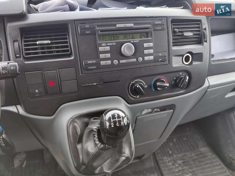 Вантажний фургон Ford Transit 2008 в Івано-Франківську