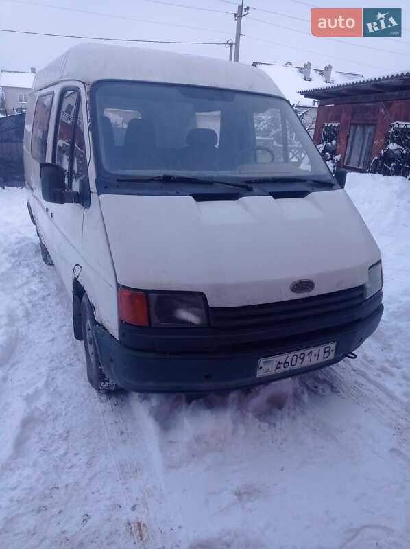 Мінівен Ford Transit 1988 в Бурштині
