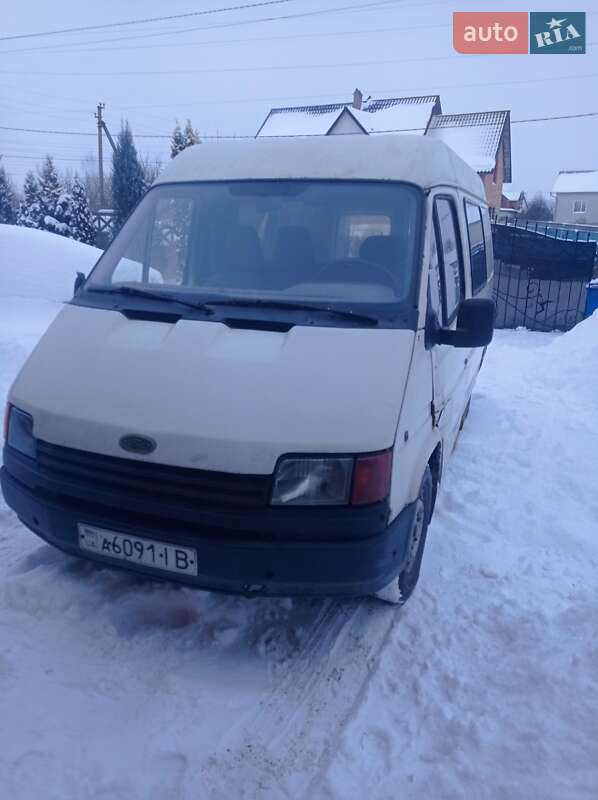 Мінівен Ford Transit 1988 в Бурштині
