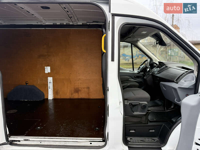 Вантажний фургон Ford Transit 2019 в Рівному