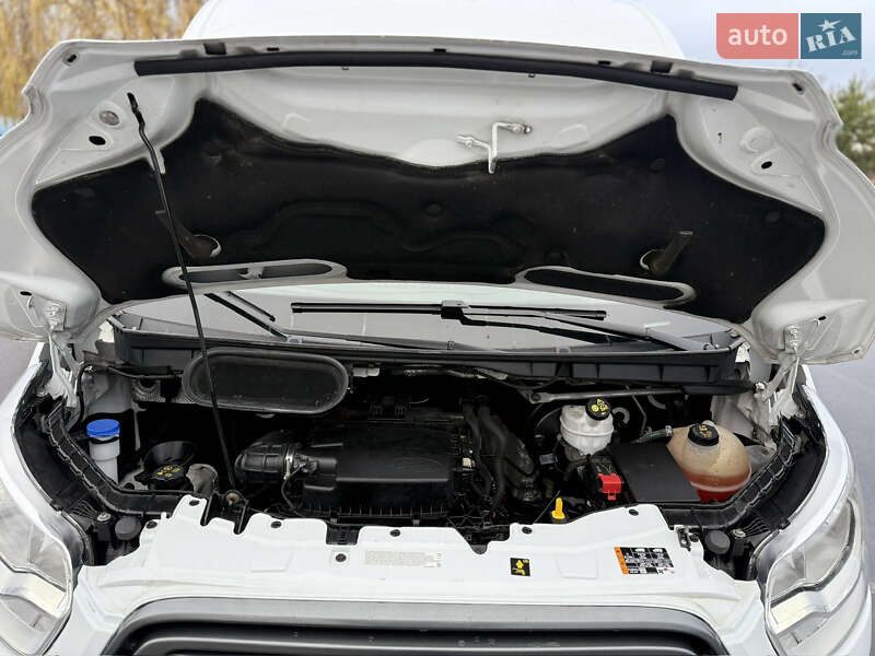 Вантажний фургон Ford Transit 2019 в Рівному