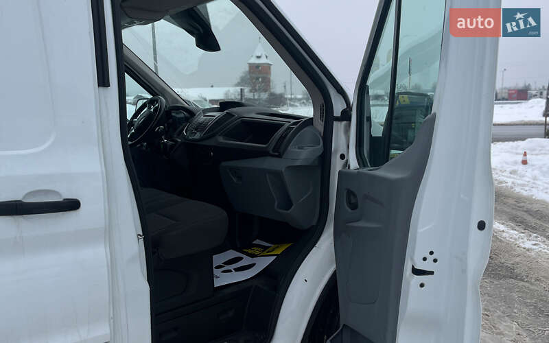 Вантажний фургон Ford Transit 2019 в Мукачевому
