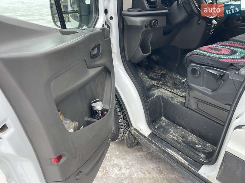 Вантажний фургон Ford Transit 2019 в Попільні