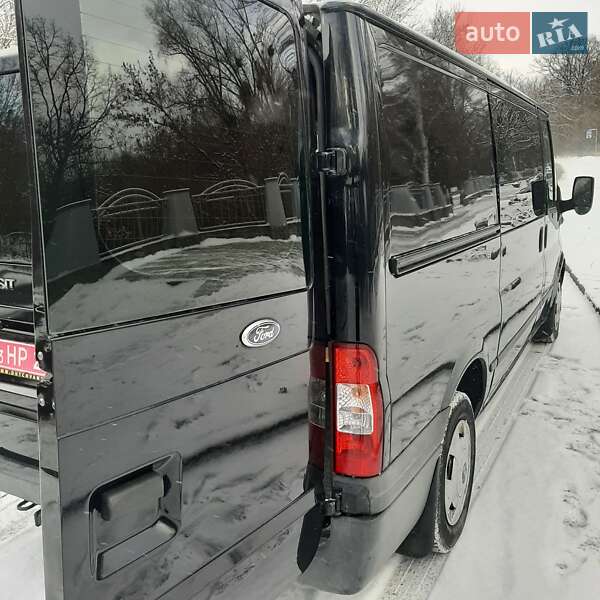 Вантажопасажирський фургон Ford Transit 2011 в Полтаві