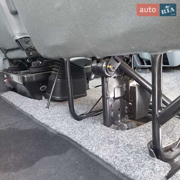 Вантажопасажирський фургон Ford Transit 2011 в Полтаві