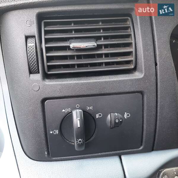 Вантажопасажирський фургон Ford Transit 2011 в Полтаві