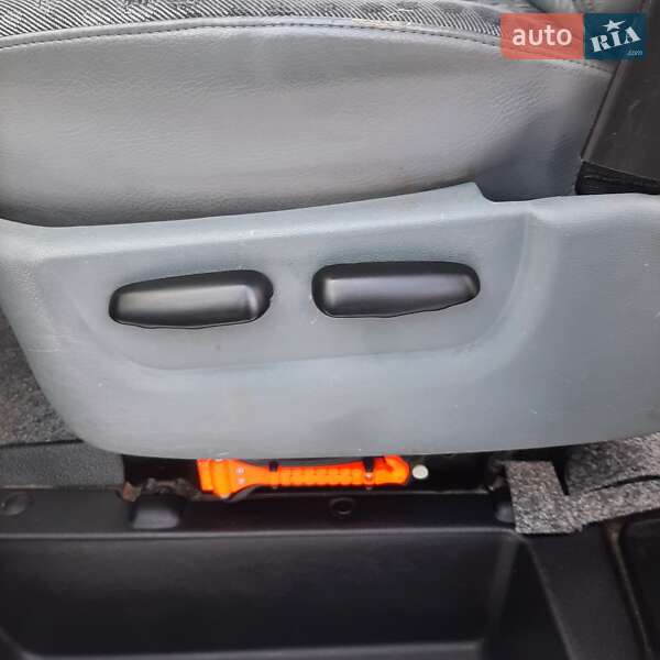 Вантажопасажирський фургон Ford Transit 2011 в Полтаві