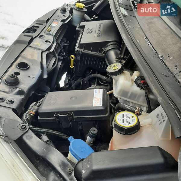 Вантажопасажирський фургон Ford Transit 2011 в Полтаві