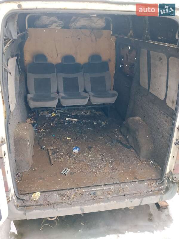 Вантажопасажирський фургон Ford Transit 2003 в Харкові