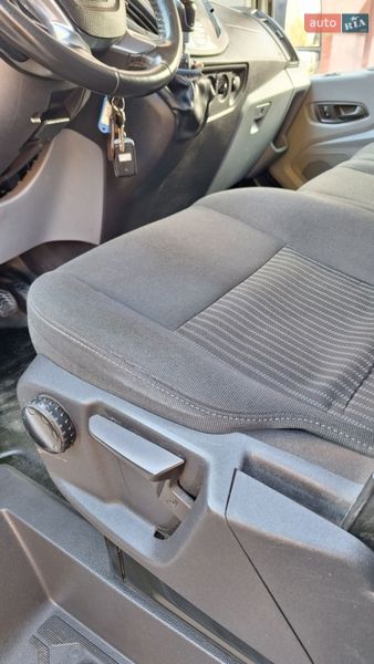 Грузовой фургон Ford Transit 2016 в Бурштыне