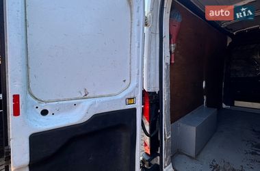 Вантажний фургон Ford Transit 2017 в Полтаві