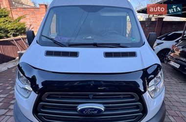 Вантажний фургон Ford Transit 2017 в Полтаві