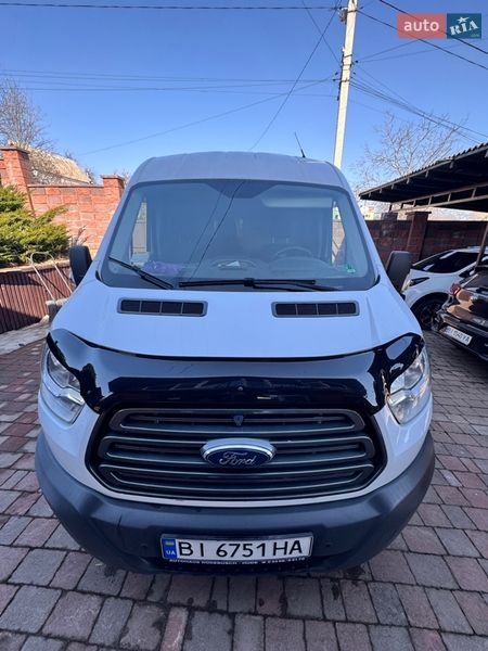 Вантажний фургон Ford Transit 2017 в Полтаві