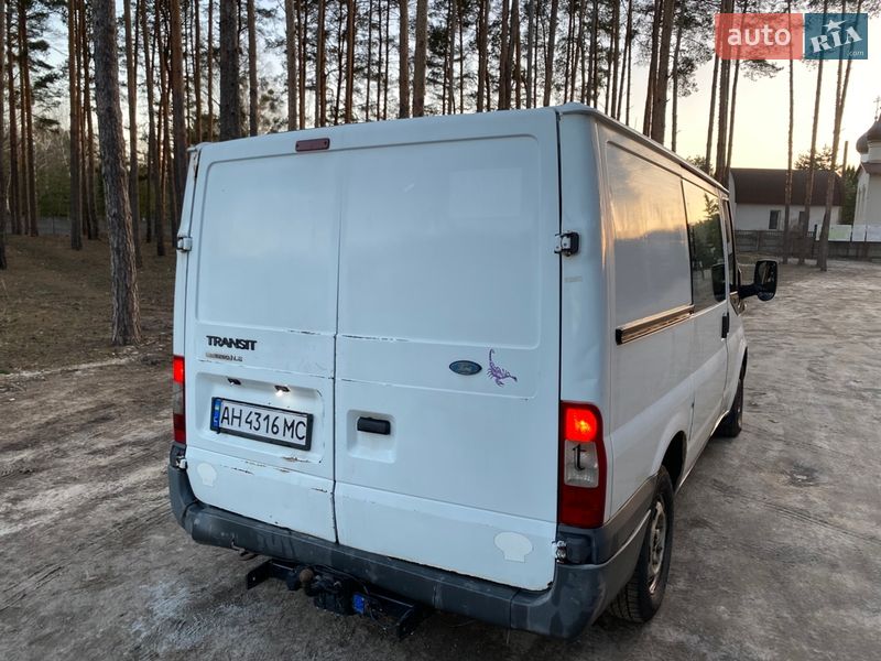 Грузопассажирский фургон Ford Transit 2006 в Ирпене