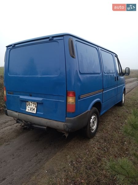 Грузовой фургон Ford Transit 1989 в Ромнах