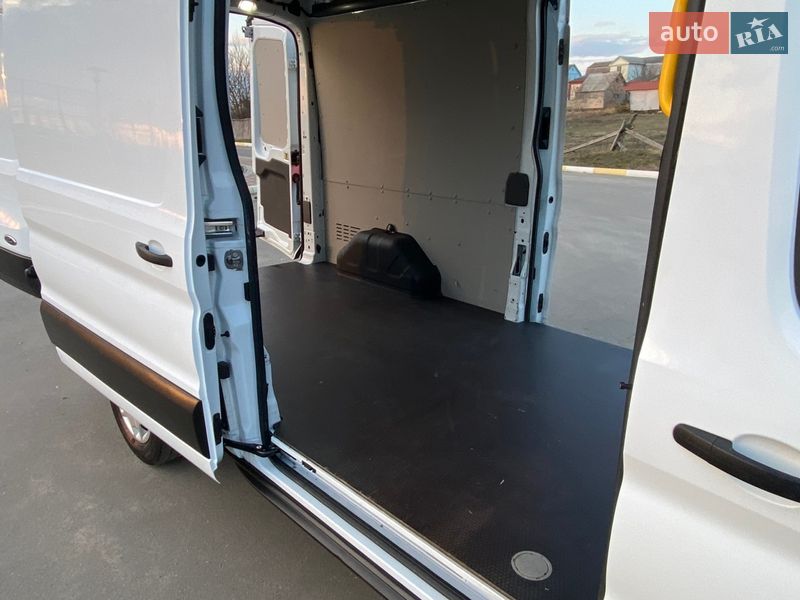 Вантажний фургон Ford Transit 2022 в Ірпені