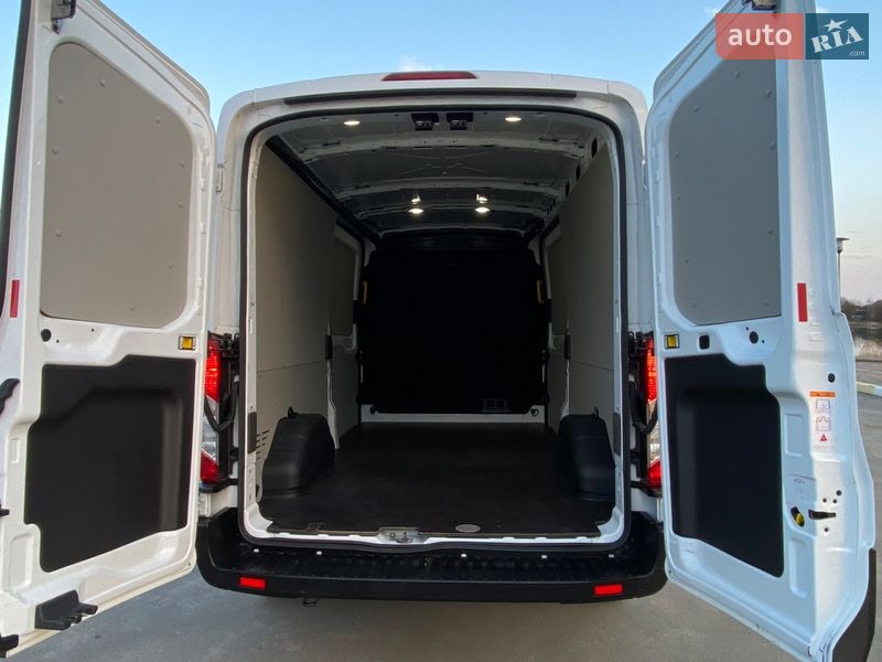 Вантажний фургон Ford Transit 2022 в Ірпені