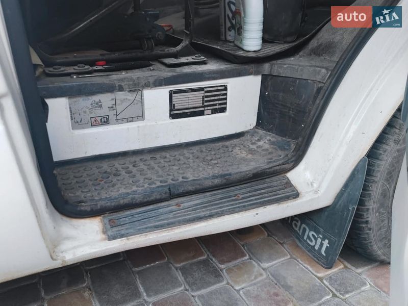 Вантажний фургон Ford Transit 1998 в Береговому фото 5 Вантажний фургон Ford Transit 1998 в Береговому