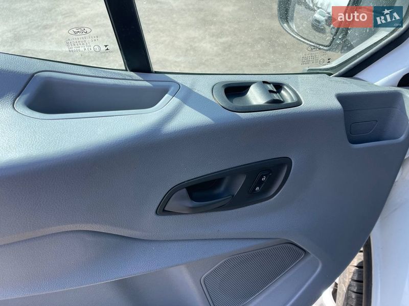 Грузовой фургон Ford Transit 2016 в Киеве
