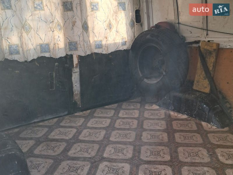 Вантажний фургон Ford Transit 1999 в Сараті