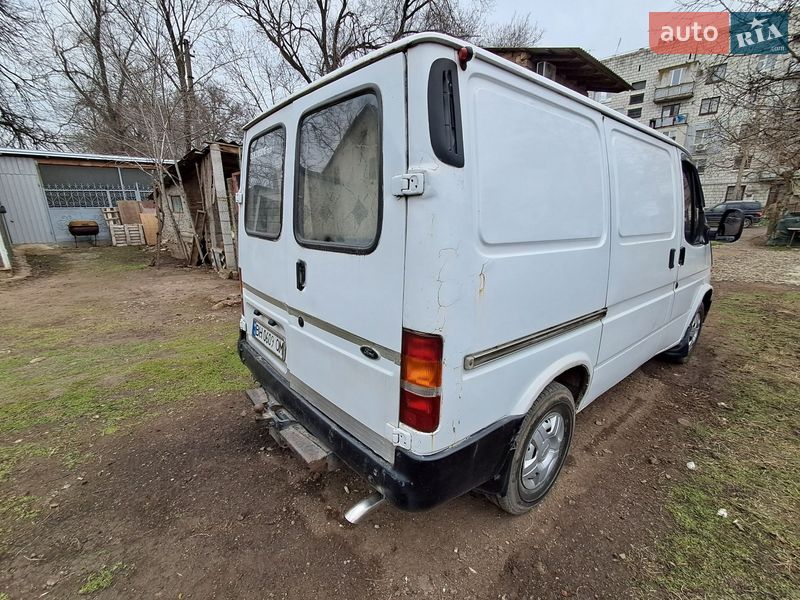 Вантажний фургон Ford Transit 1999 в Сараті