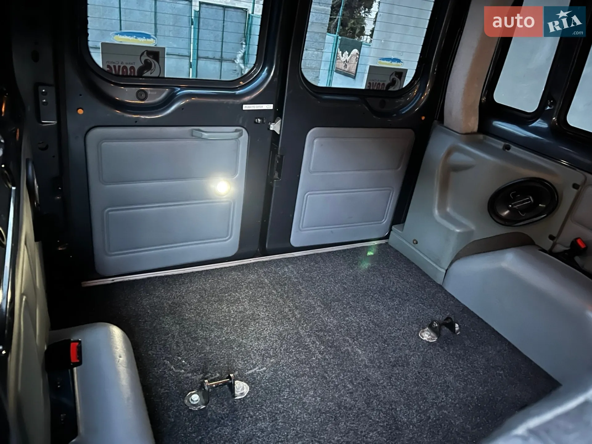 2010 Ford Transit Connect - мініатюра 37