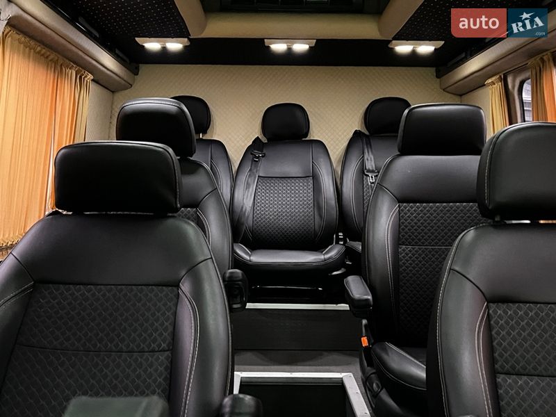 Мінівен Ford Transit 2015 в Львові