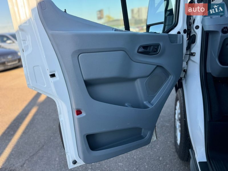 Городской автобус Ford Transit 2017 в Киеве