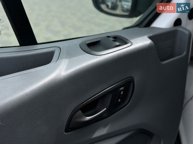 Вантажний фургон Ford Transit 2019 в Мукачевому