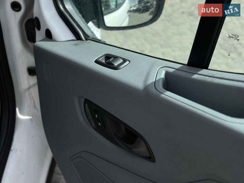 Грузовой фургон Ford Transit 2019 в Мукачево