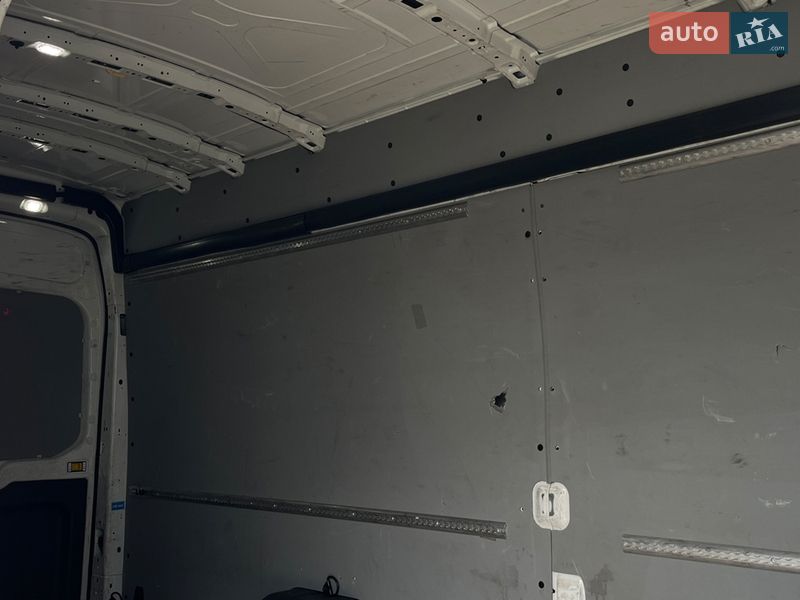 Грузовой фургон Ford Transit 2019 в Мукачево