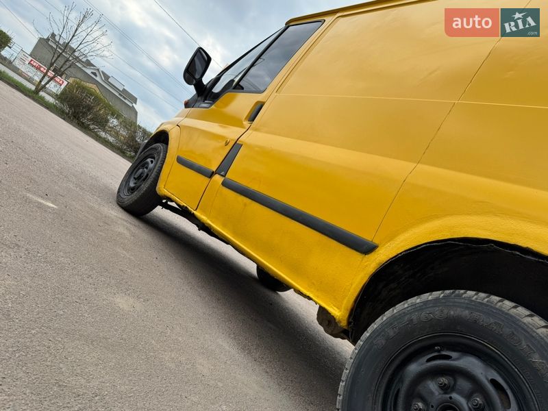 Грузовой фургон Ford Transit 2003 в Тернополе