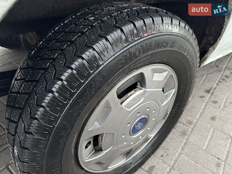 Грузовой фургон Ford Transit 2005 в Киеве