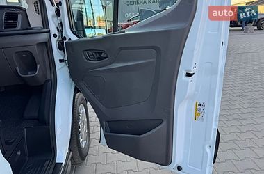Грузовой фургон Ford Transit 2023 в Ирпене