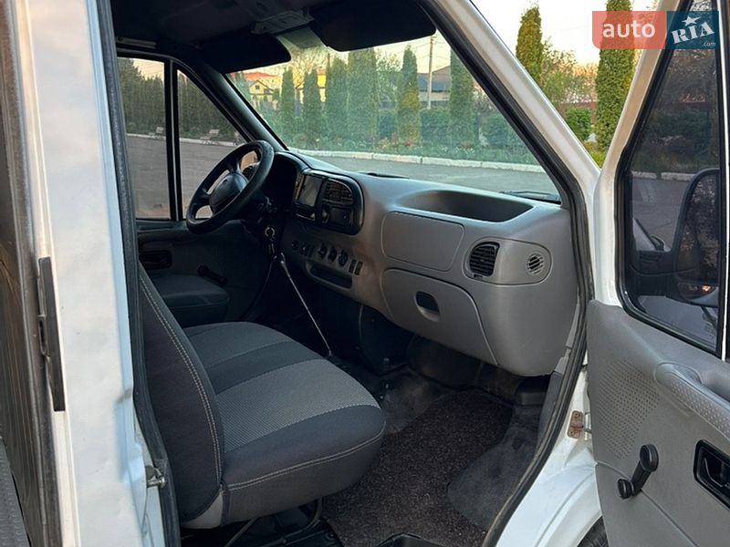 Вантажний фургон Ford Transit 1998 в Тульчині