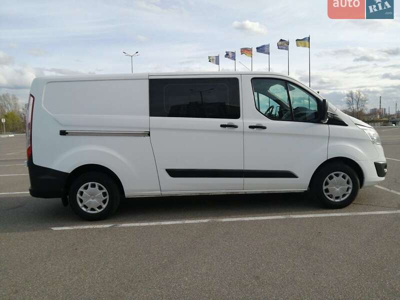 Вантажний фургон Ford Transit 2017 в Києві