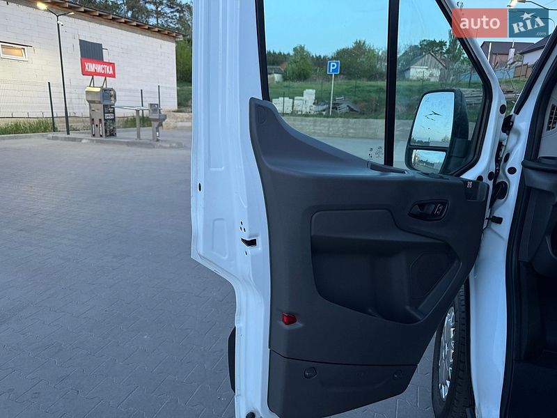 Вантажний фургон Ford Transit 2021 в Бучі