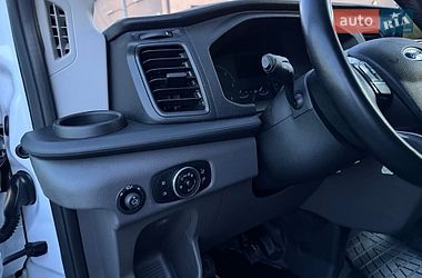 Вантажний фургон Ford Transit 2021 в Бучі